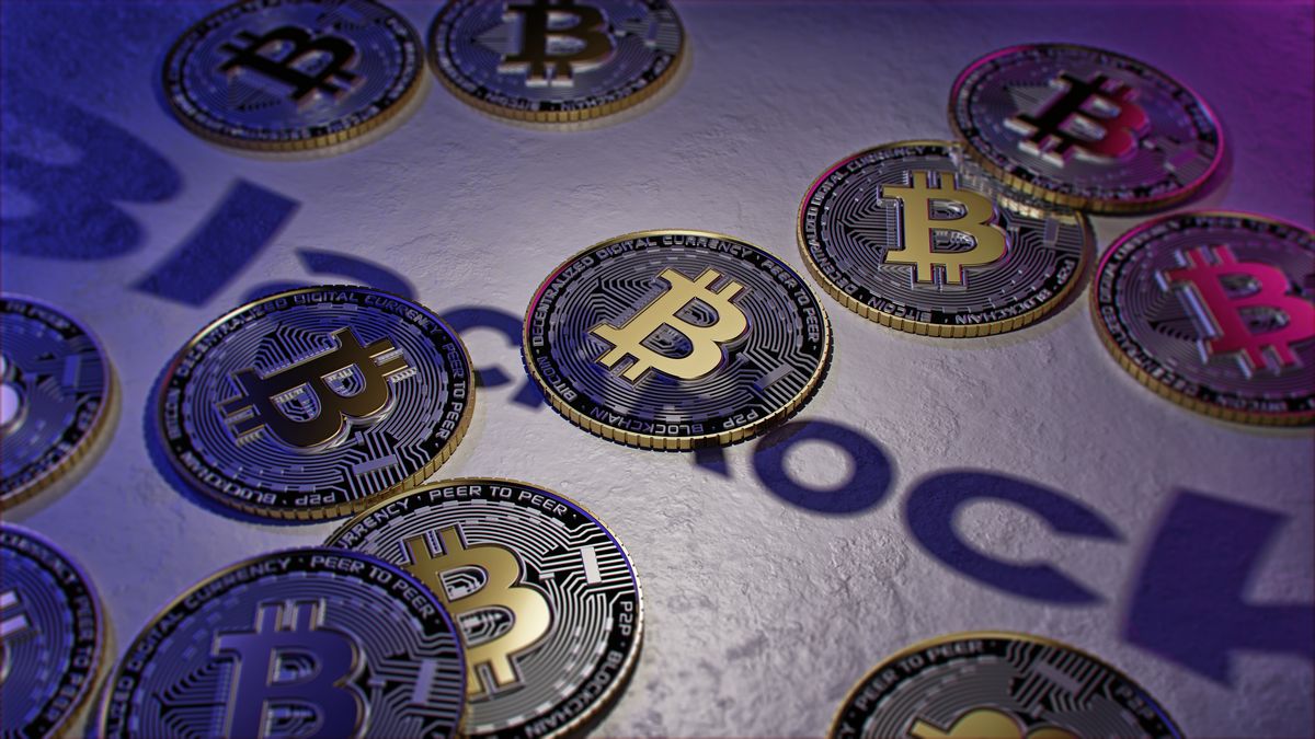 Cena bitcoinu přesáhla 68 000 dolarů, blíží se dosavadnímu maximu